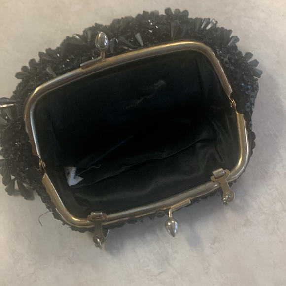 Vintage beaded clutch purse. - Picture 2 of 5